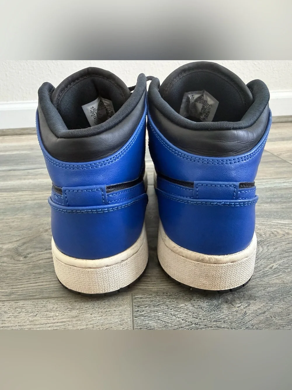 Nike Air Jordan 1 Mid 'Hyper Royal' sneakers blue kids size 5.5Y
